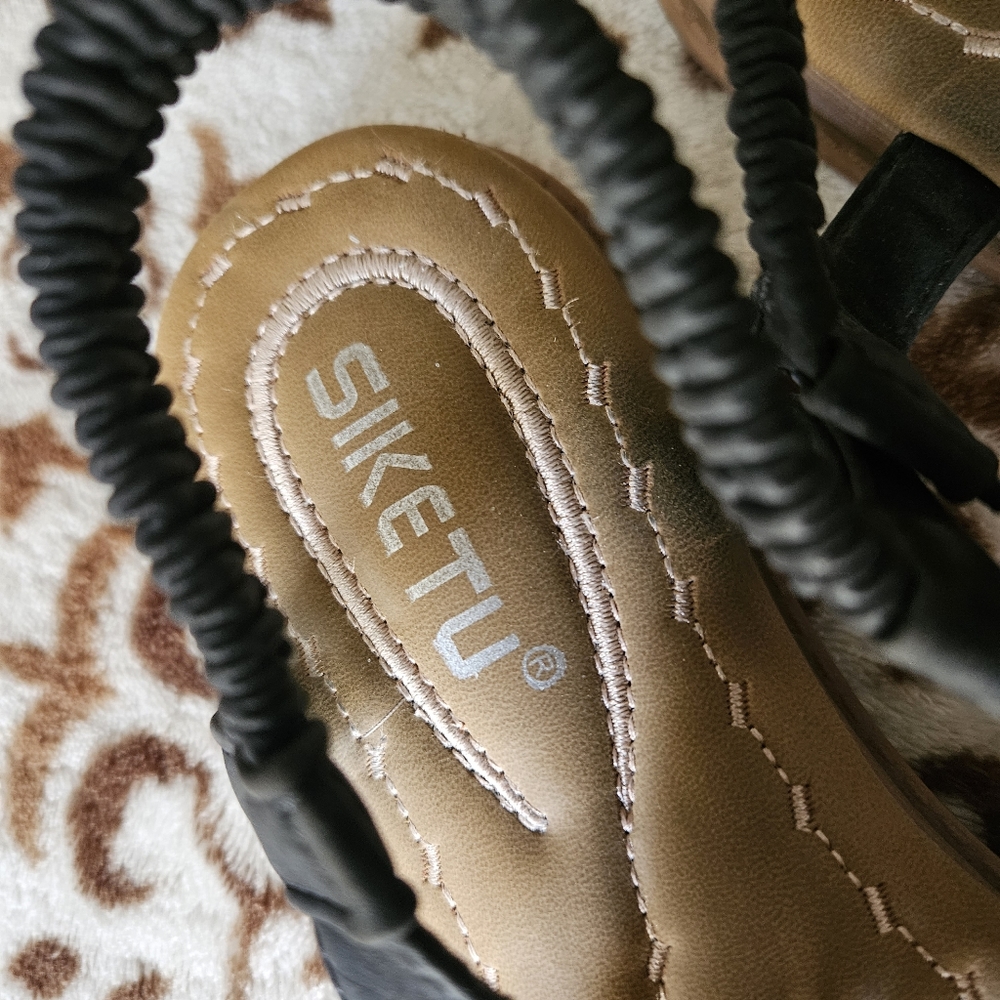 SIKETU Women's Flowered Rhinestone Slippers Sandals - Picture 3 of 7